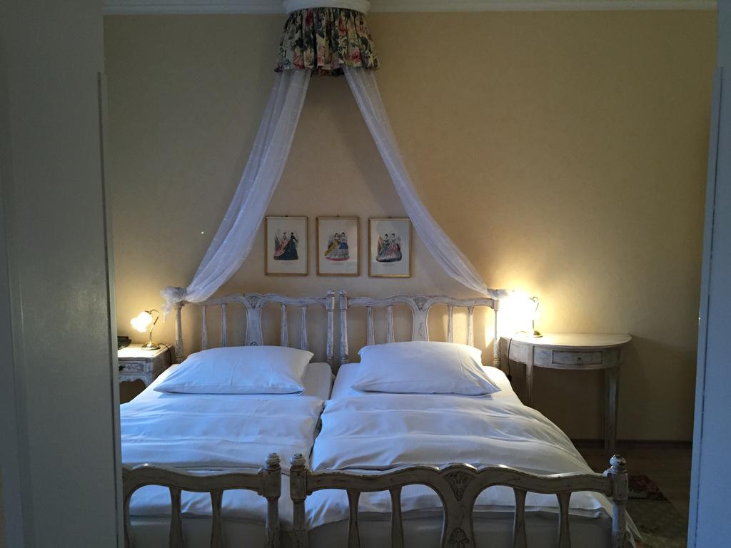 Haus Litzbruck Hotel Dusseldorf Room photo